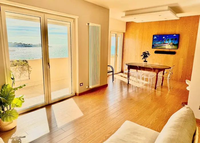 Seaside Suite